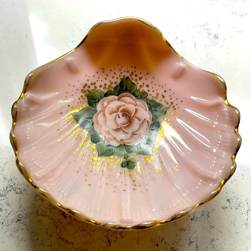 Milk Glass Cambridge Crown Tuscan Footed Shell Candy Dish with Gold Trim - Picture 3 of 5